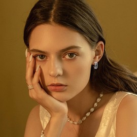 JeryWe 8 Pairs Clip On Hoop Earrings for Women 18K Gold Plated Chunky Hoop Earrings Twist Triple Square Geometric Fake Hoop Earrings Non Pierced Fake Earrings Set Rubber Pads Silver