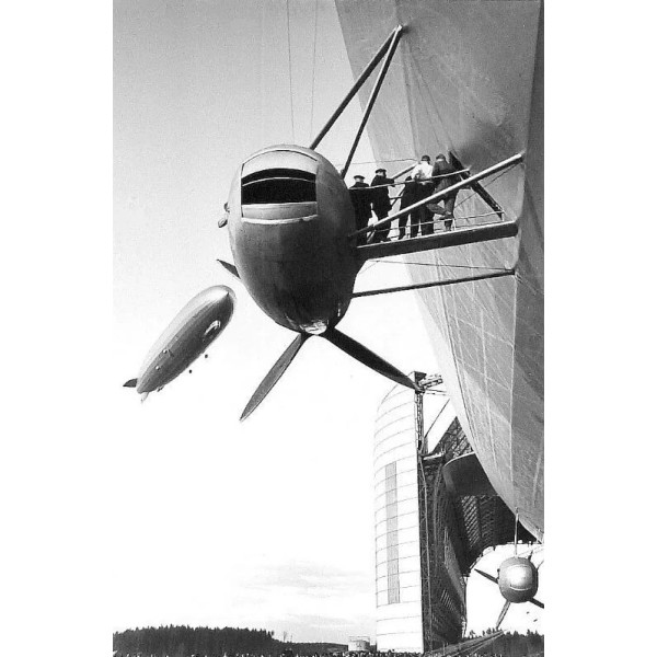 "GRAF ZEPPELIN" / HINDENBURG AIRSHIPS - PHOTO