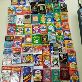 Rookies HQ 50 Original Unopened Packs of New & Vintage Baseball Cards (1986-2010) PLUS Pack 100 Soft Sleeves