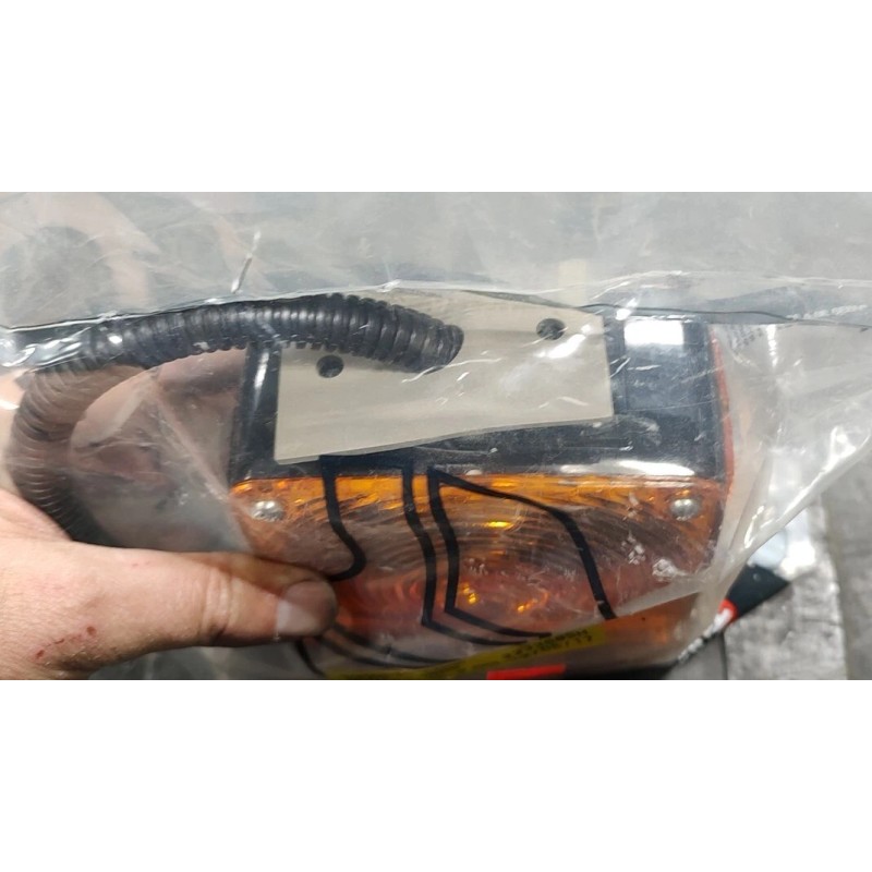 Truck Lite Genuine Volvo / Truck Lite Turn Signal Lamp