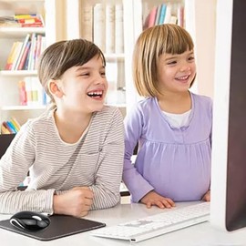 KeautFair Mini Kabellose USB Maus,Tragbar Winzig Klein Akku Mäuse,Ergonomisches Design,2,4 GHz 1000DPI,für Kinder Kleine Hände,für Reisen Geschäftsreisen,für Windows/iOS/Android Laptop/PC.(schwarz)