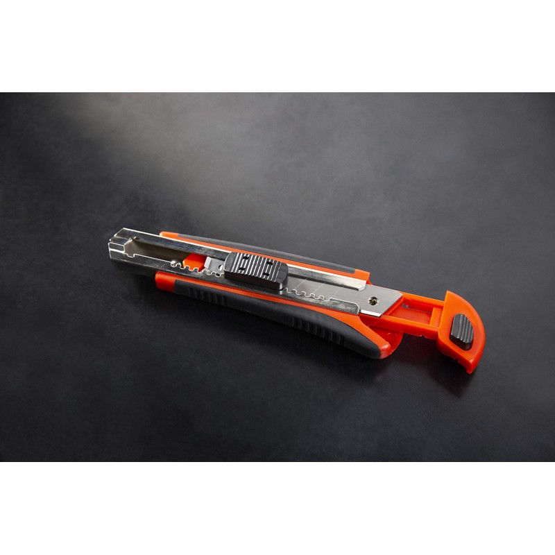 18mm Snap Off Utility Knife (Comes with 8 Blades)