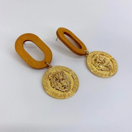 FC Oval Wood Post Earring With Gold Finish Round Lion Head