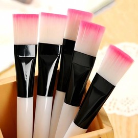 Brush Foundation A Makeup Tool Makeup Face Brush Sponge Coloring Base Product Skin Care Cash on Delivery or Payment upon Order / 붓 파운데이션 A 메이크업 도구 화장 얼굴 브러쉬 스펀지 색조화 베이스 제품 피부관리 착불 또는 주문시 결제