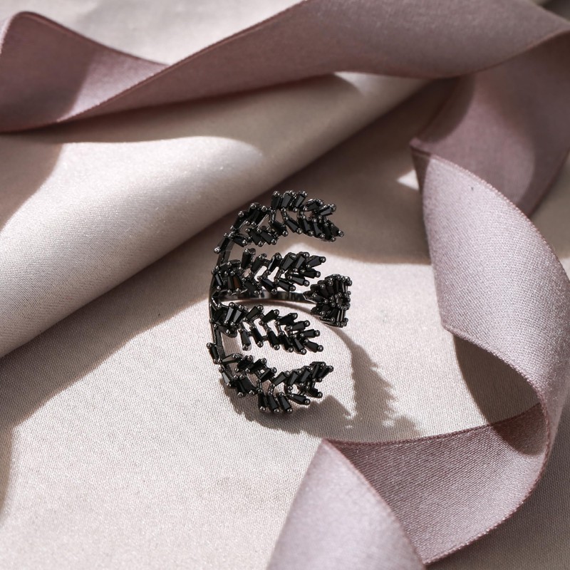 EVER FAITH Fashion Statement Ring Cocktail Black Cubic Zirconia Gothic