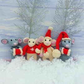 Crochet Pattern - Christmas Mice - Printed A5 Mouse Toy Pattern