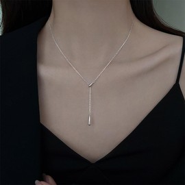 Minimalist Teardrop Chain Pendant Necklace for Women Silvery Waterdrop Choker Necklaces Simple Adjustable Delicate Lucky Wedding Valentine Birthday Jewelry 17 Inch