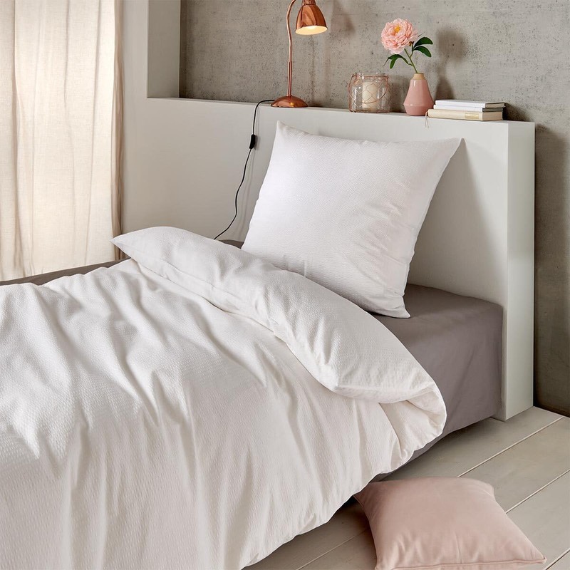 TRAUMSCHLAF Seersucker Bed Linen Plain White, Pillowcase Single 40 x