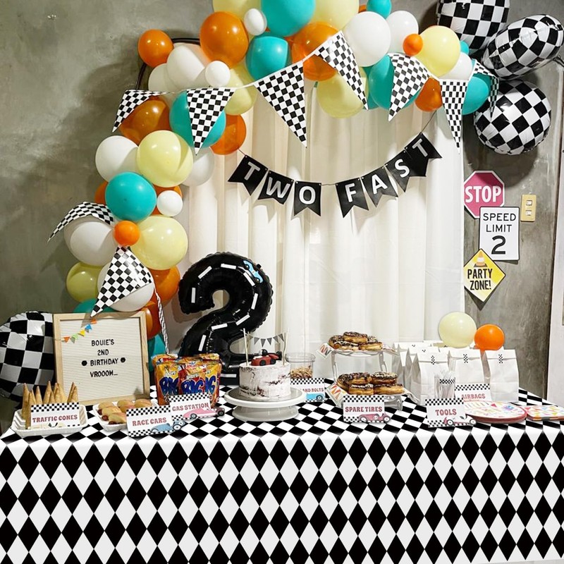 Hegbolke 4 Pack Black and White Checkered Tablecloths, Gingham Table