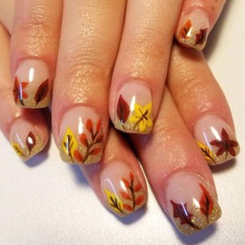 Vopintpy Glitter Maple Leaf Press on Nails Fall Thanksgiving Fake Nails Glossy Autumn Maple Leaves Glue on Nails Short Square Stick on Nails for Women DIY Manicure