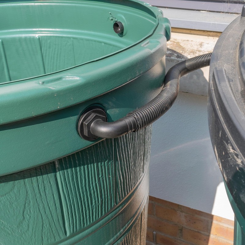 Water butt/rain barrel/water storage tank overflow hosetail elbow with nut