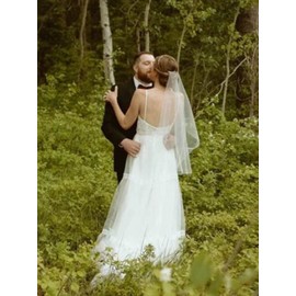 HEREAD - Velo de novia de 1 nivel, catedral, longitud de la punta del dedo, velo de tul para novia, accesorios para el cabello con peine y borde cortado, Blanco, 212“Length