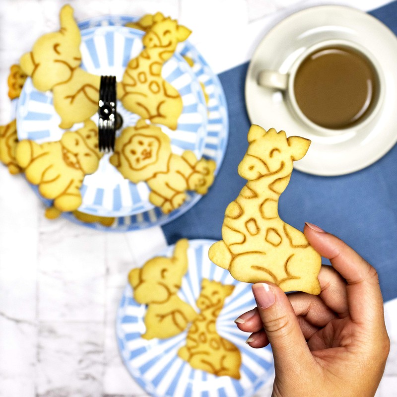 Baby Giraffe Cookie Cutter, 1 Piece - Bakerlogy