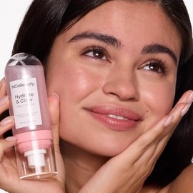 MCoBeauty Hydrate & Glow Ultra Fine Mist - Spray hidratante para rostro y cuerpo - Refrescante maquillaje húmedo preparación y ambientación en niebla 