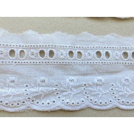 Unbranded 2 Yds Bright White Embroidered Eyelet Cotton Trim/Sewing/Bridal/Craft/2.25" Wide