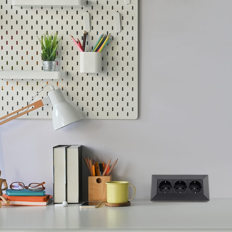 Socket Strip 3-Way Series C1 Anthracite