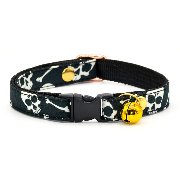 Skull Cat Collar, Safety Breakaway Kitten Collar, Black Background, XXS