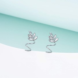 Leaf Crawler Earrings for Women 925 Sterling Silver Leaves Wrap Earrings Leaf Cuff Earrings Stud Ear Climber Ear Gifts for Women Teen