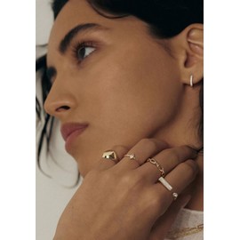 Aobei Pearl 18K Gold Stackable Ring Set Mother of Pearl Signet Ring 2PC Open Ring of Chain Link and Cubic Zirconia