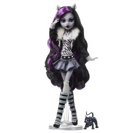 Monster High Monster High Reel Drama Doll, Clawdeen Wolf in Black and White, Collectible Reproduction with Doll-Size and Life-Size Posters, Horror Flick Theme