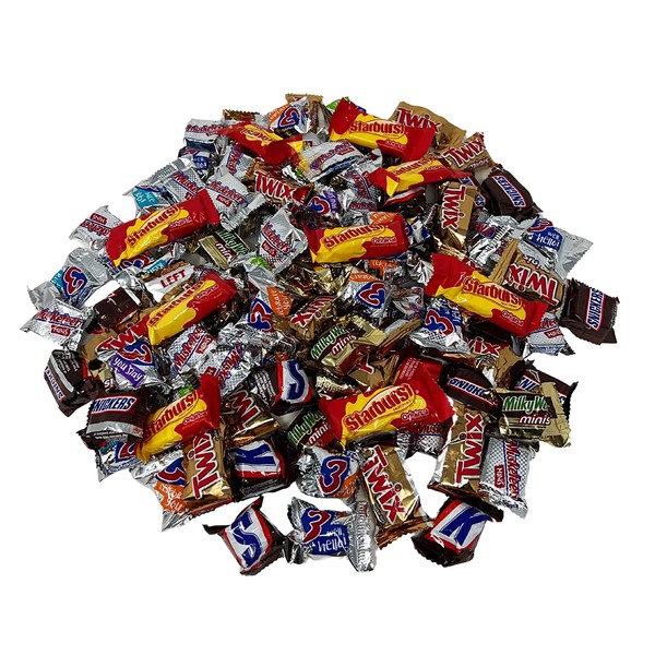 Holiday Special Chocolate and Chewy Fruit Candy Assortment - 2.5 lbs - Snickers, Twix, 3 Musketeers, Milky Way and Starburst - Mini Candy Bar Favorites Bulk Mix - Individually Wrapped, 40 oz.
