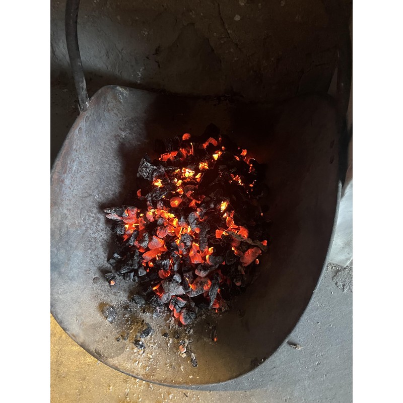 Generic Sifter Shovel for coals etc., Black