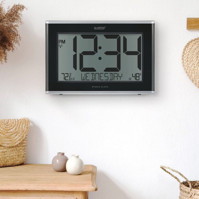 La Crosse Technology 513-05867-INT Extra-Large Atomic Digital Clock with Indoor