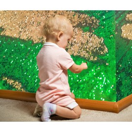 penepico Sensory Wall Sequin Flip Fabric for Children, Two-Tone Sequin Fabric, Tactile Sensory Play Fabric for Autistic Children (Emerald Green + Gold, 1yard (91 cm x 125 cm)