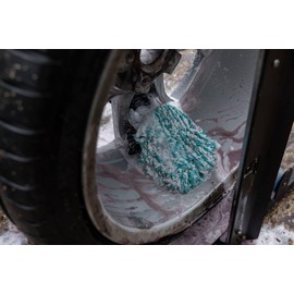 Auto Finesse Plush Microfibre Wheel Mitt - UK's Ultimate Scratch-Free Alloy Wheel Cleaning Mitt - Finger Design for Intricate Detailing