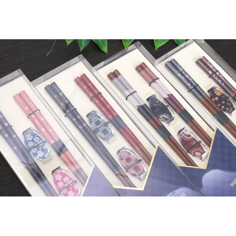 Ishida Perfect for Gifting Couple Chopsticks with Chopsticks Rest, Set