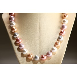 14mm South Seashell Pearl, Crystal Spacers with Strong Magnetic Clasp 20" Necklace