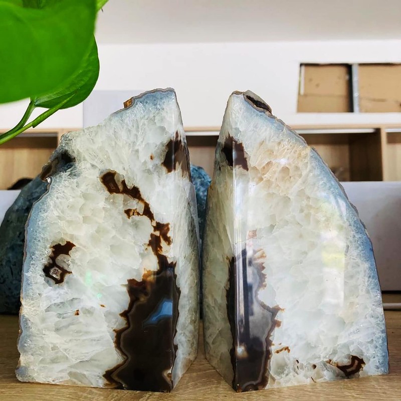 AMOYSTONE Agate Bookends Black Geode Book Ends Heavy Duty Bookend
