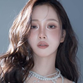 Hyumi Humi On-the-Go Face Palette