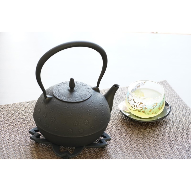 Ikenaga Iron Works Nambu Iron Kamashiki Cherry Blossom (Large) Black