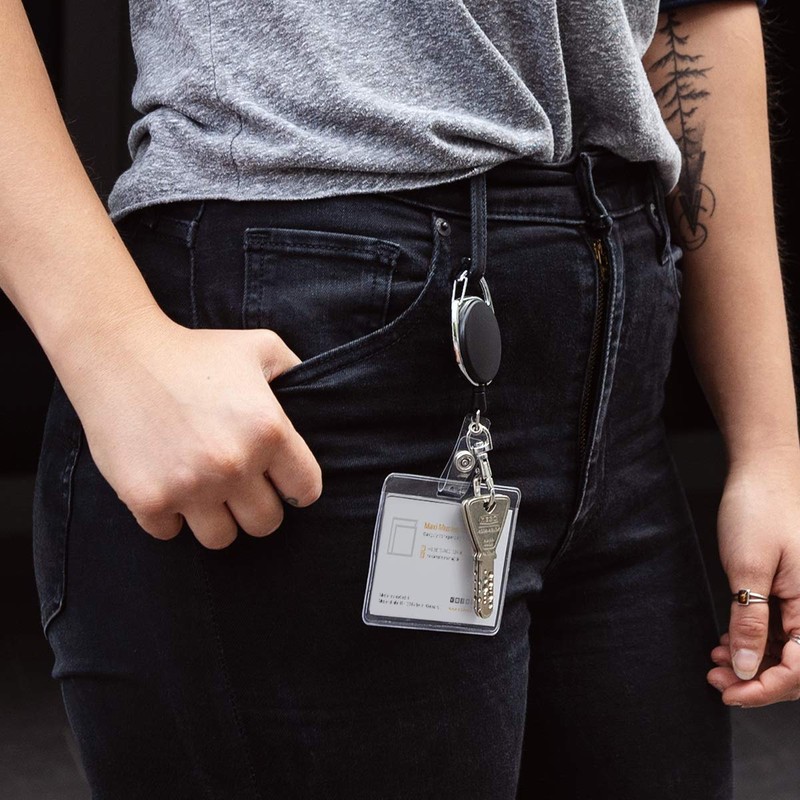 kwmobile Retractable Reel and Badge Holder - Double Card Holder