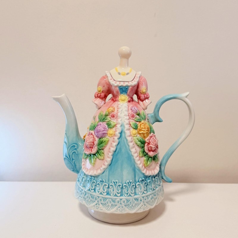 Large Ceramic Teapot and Coffee Pot with Lid, 3D Embossed