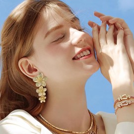 Vavhoo Bohemian Daisy Flower Matte Floral Petal Drop Dangle Earrings 3 Layered Tiered for Women Chic Boho Wedding Jewelry (Gold)