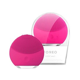 FOREO LUNA mini 2 Ultra-hygienic Facial Cleansing Brush | All Skin Types | Face Massager for Clean & Healthy Face Care | Extra Absorption of Facial Skin Care Products | Waterproof | Fuchsia