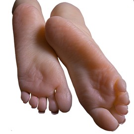 Lorcnz Soft Silicone Lifesize Female Mannequin Feet 1:1 Realistic Silicone Foot Mannequin Display Shoes Display Jewerly Sandal Shoe Sock Display Art Sketch Nail (Pink)