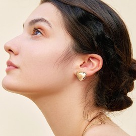 JeanBeau Chunky Gold Heart Stud Earrings for Women, Valentine Trendy Statement Love Lightweight Hypoallergenic Earing Wedding Prom Jewelry Gift.