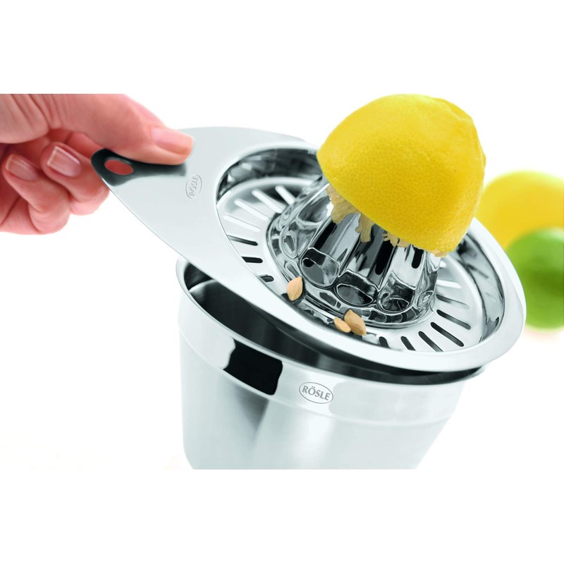RÖSLE lemon squeezer, high-quality squeezer for citrus fruits, stainless steel