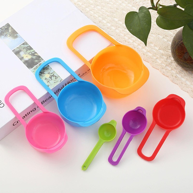 NYGGTYK 12 Pieces Colourful Measuring Cups, Plastic Measuring Cups, Baking