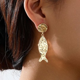 Gold Fish Earrings for Women Dainty Fish Conch Drop Earrings Ocean Animal Earring Trendy Summer Vacation Jewelry Gifts for Women (B)