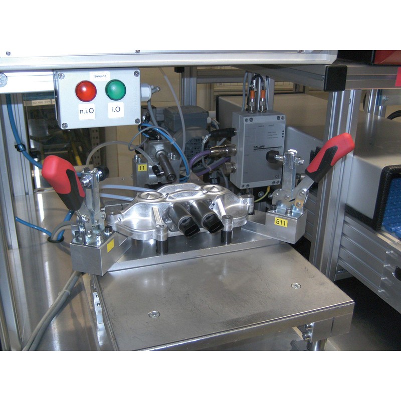 AMF 93005 0007639390000" 6830" Acting Toggle Clamp with Horizontal Base,