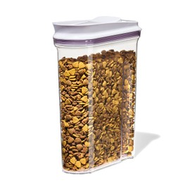 OXO Good Grips Pet Food Dispenser - 4.5 Qt/4.25 L |Ideal for up to 4lbs of Dog Food or 3.5lbs of Cat Food | Airtight Dog and Cat Food Storage Container | BPA Free