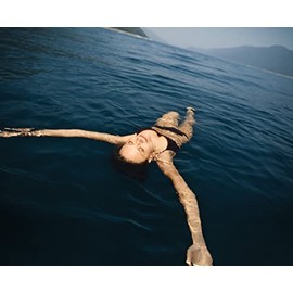 Kneipp Aroma-Pflegeschaumbad Muskel Entspannung - Badezusatz mit wertvollem Extrakt der Arnika & nat√ºrlichen √§therischen √ñlen aus Cabreuva, Rosmarin & Pinus-Arten - w√§rmendes Badeerlebnis - 400ml