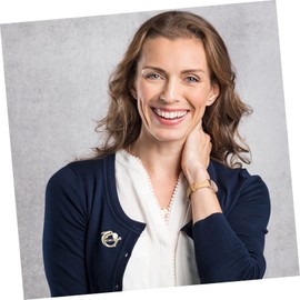 BESPORTBLE Elegant Silk Scarf Clip Holder Unique Metal Clasp Ring Scarf Buckle for Weddings Parties Daily Wear Fasten Clamp with Design