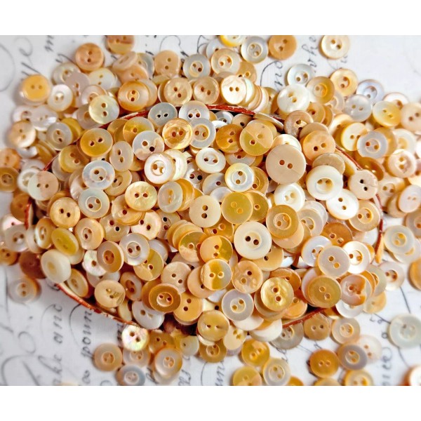 100 Vintage Clean Golden Honey Mother of Pearl Buttons ~