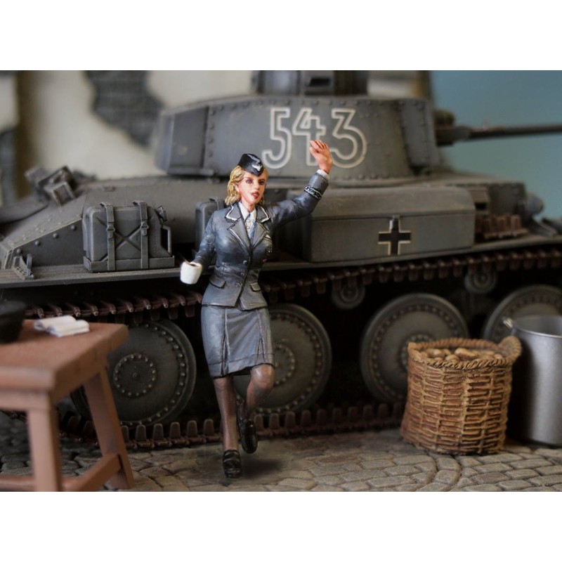 オーロラモデル 1/35ミリタリーフィギュア WWII ドイツSS補助婦 ガレージキット ML55