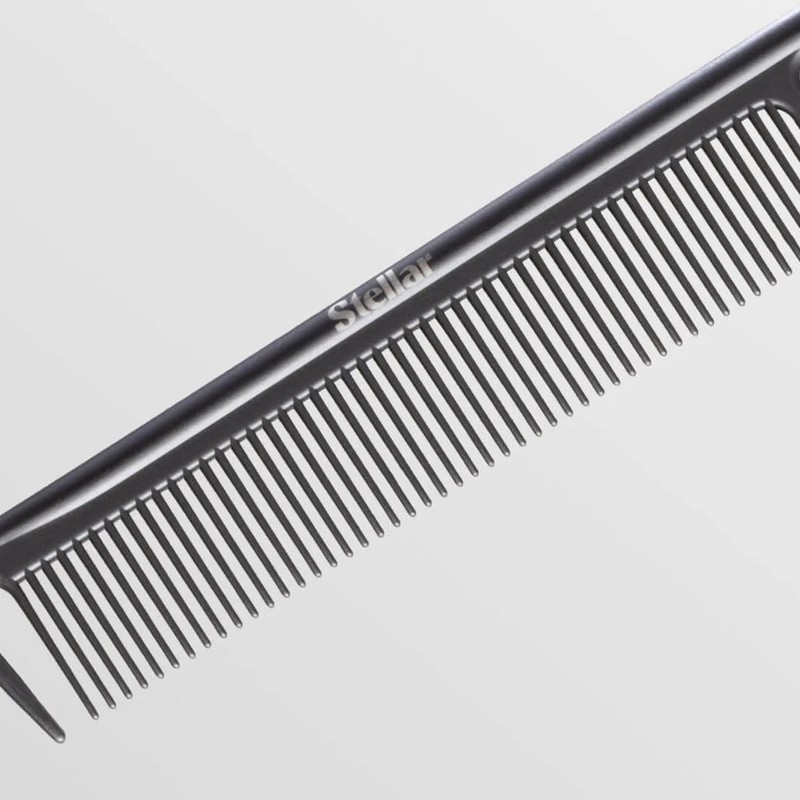 Stellar Carbon Tail Comb